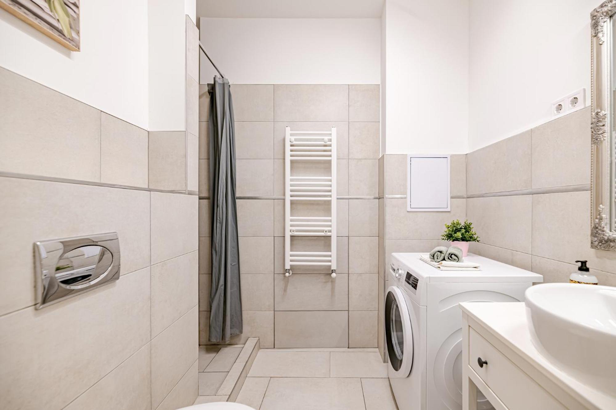 Апартаменти Danubegreen Bright Two Bedroom Near Margaret Island *